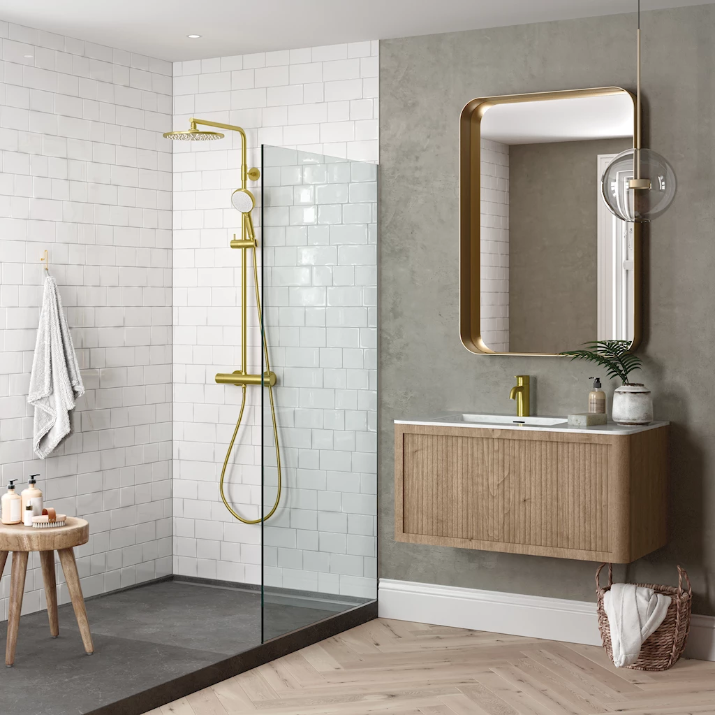 Silhouet takdusjsett, børstet messing Silhouet takdusjsett, børstet messing